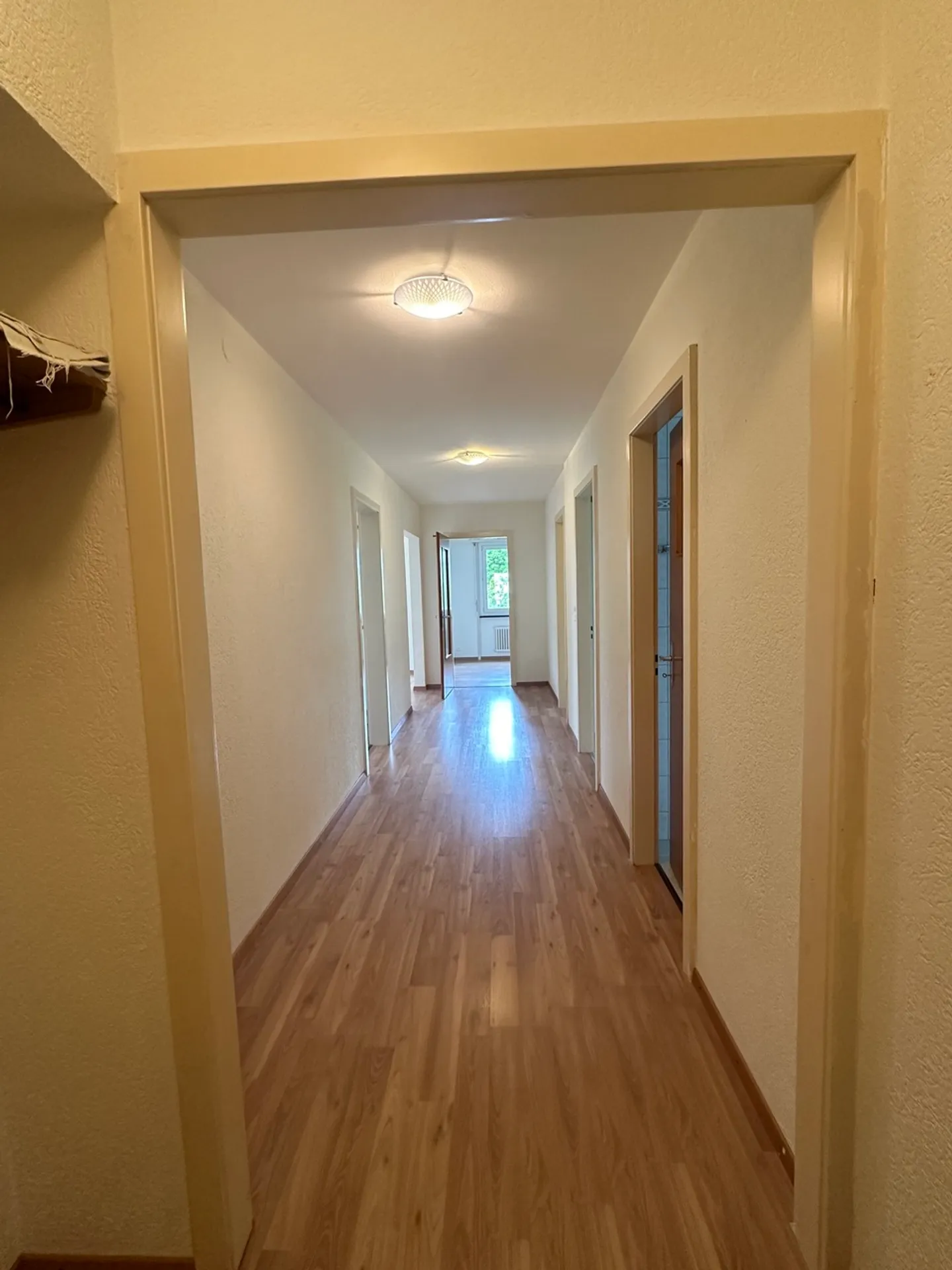 Ampio appartamento vicino ai servizi - Foto 2 di 8