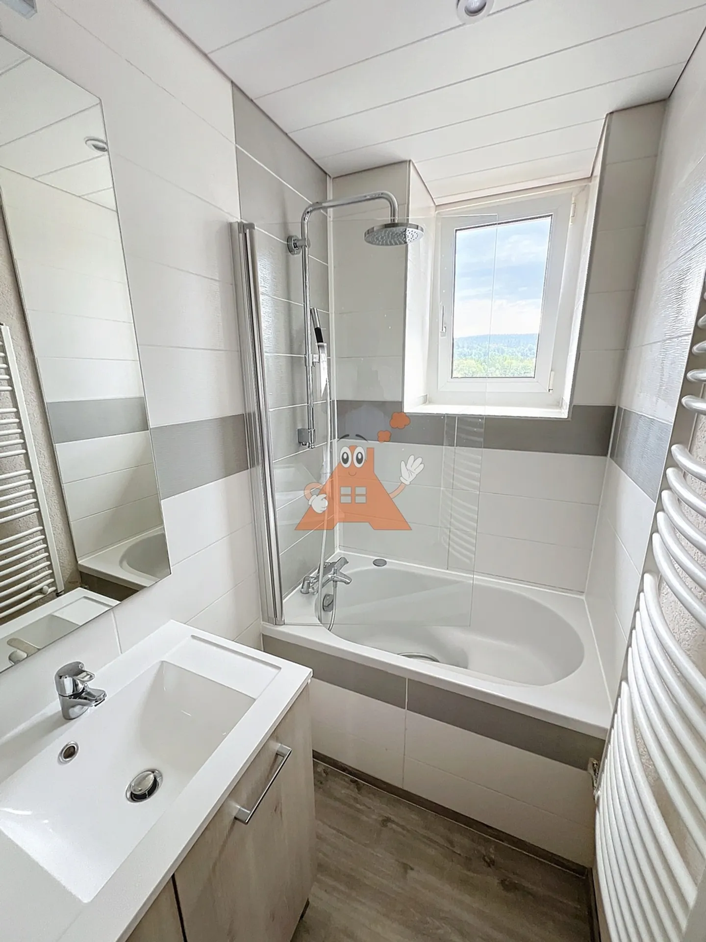 Located in the center of the Orient, very nice 4.5 room apartment - Photo 7 of 10