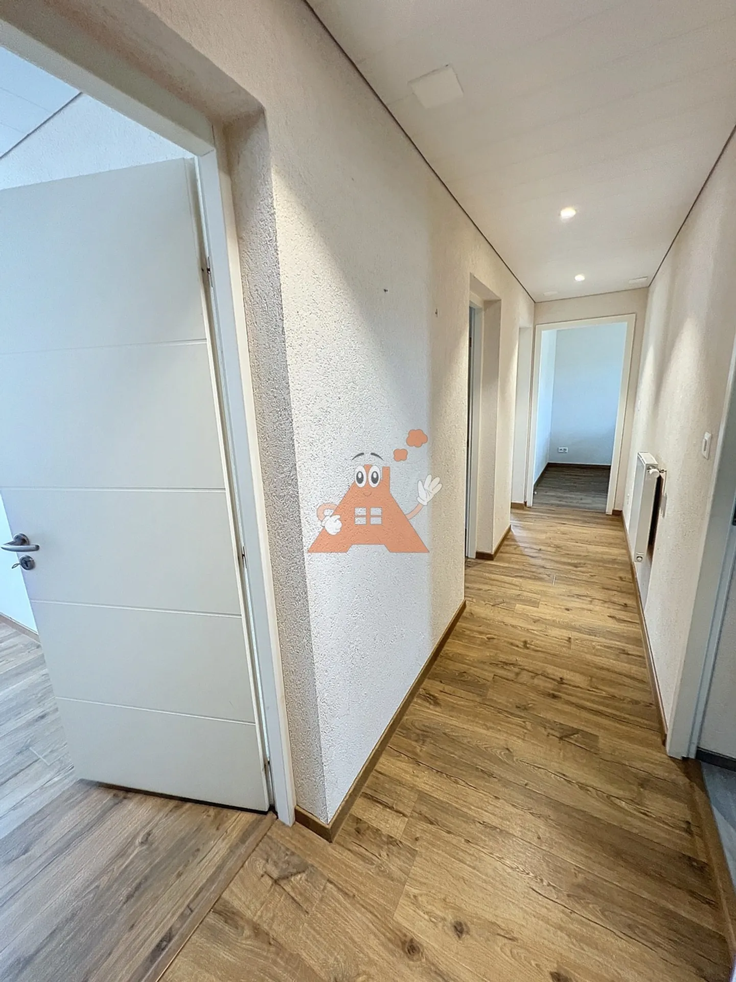Located in the center of the Orient, very nice 4.5 room apartment - Photo 9 of 10
