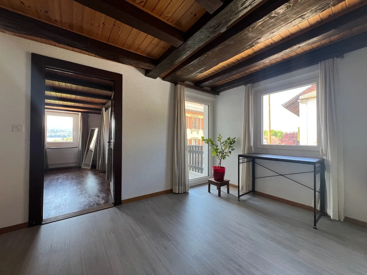 Casa di villaggio di 140 m2 con un grande giardino - Foto 4 di 13