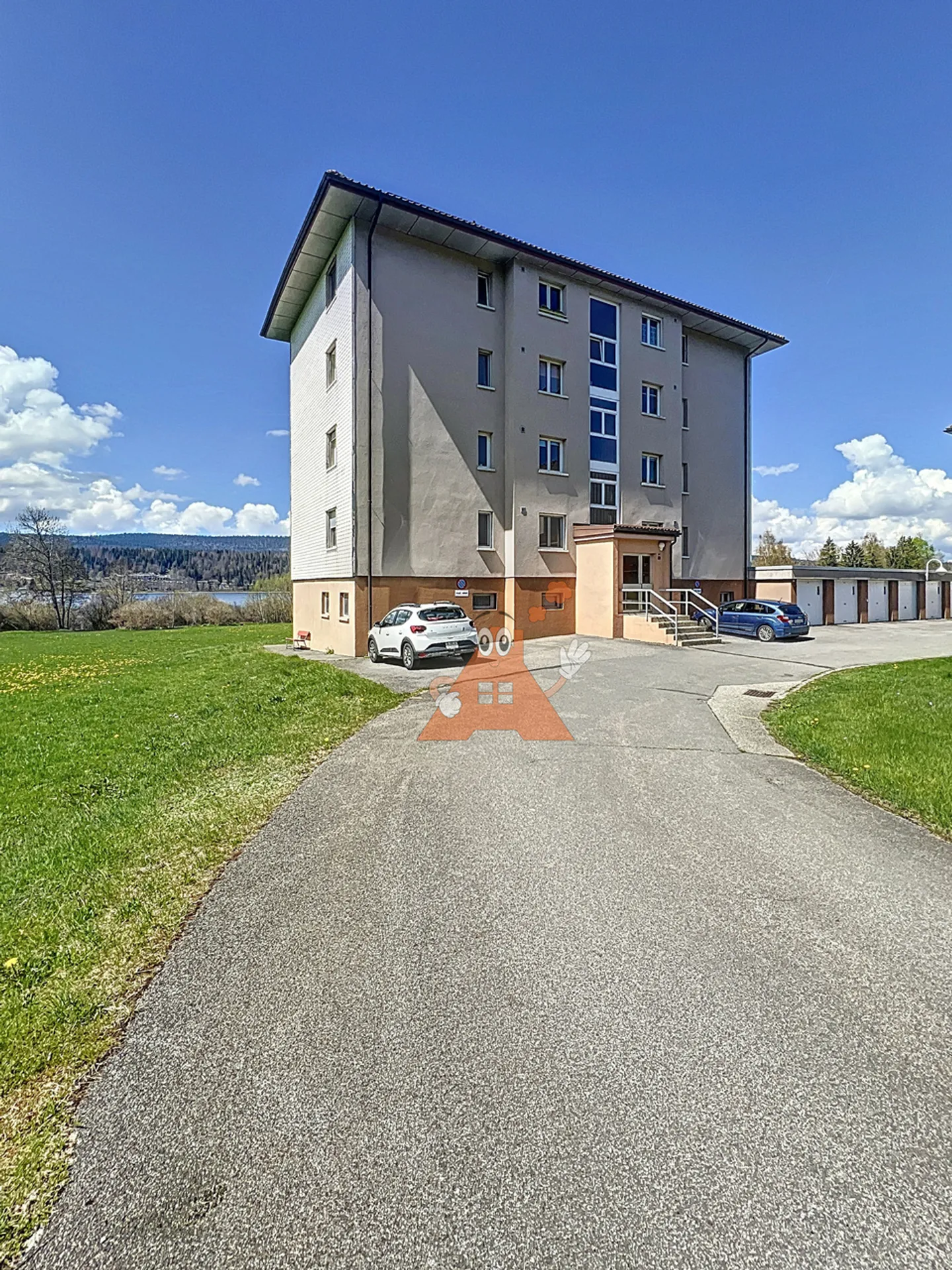 Very nice furnished or unfurnished apartment with a great view of the lake. - Photo 12 of 13