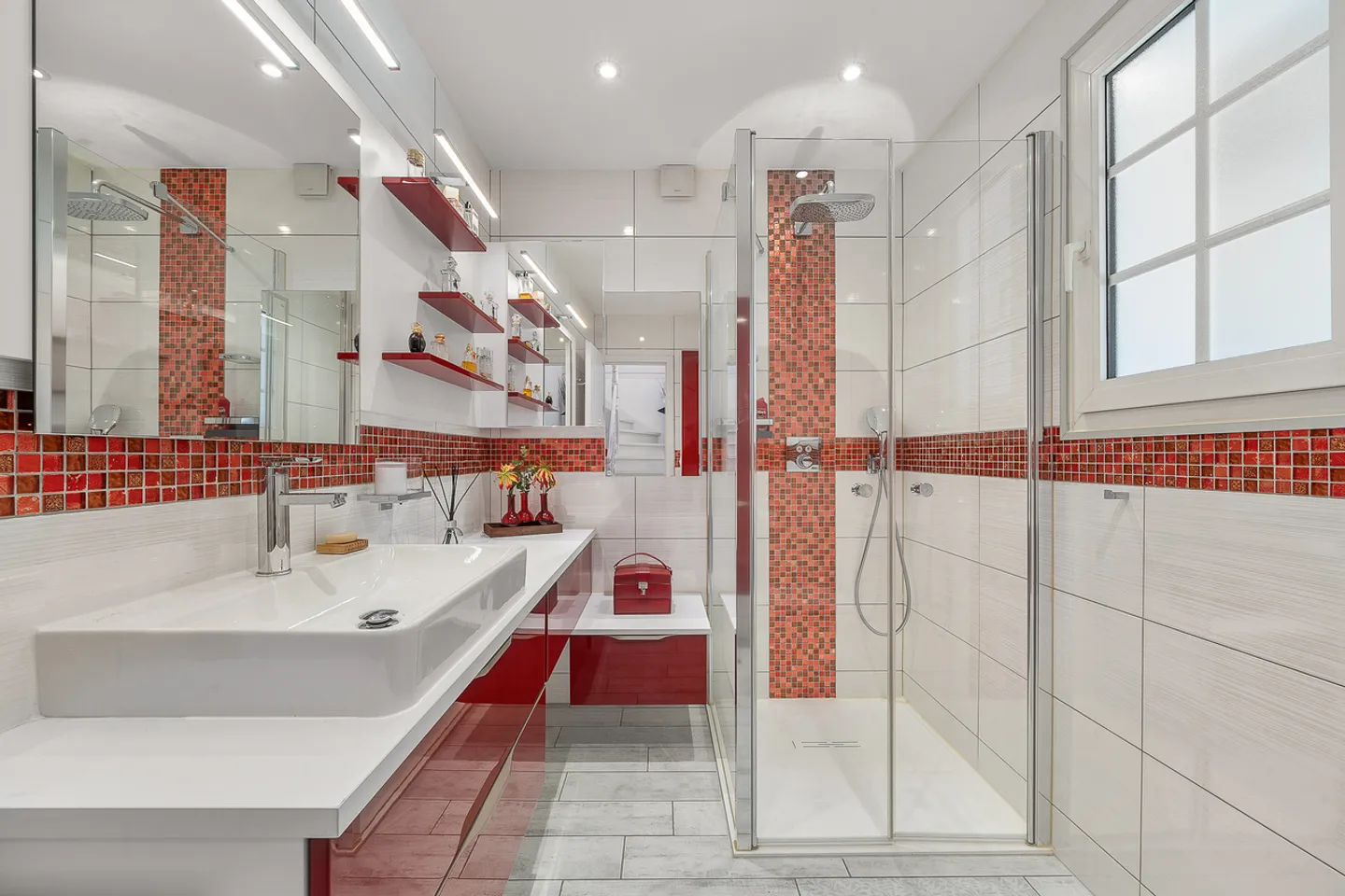 Magnifica villa situata in un quartiere residenziale - Foto 11 di 13