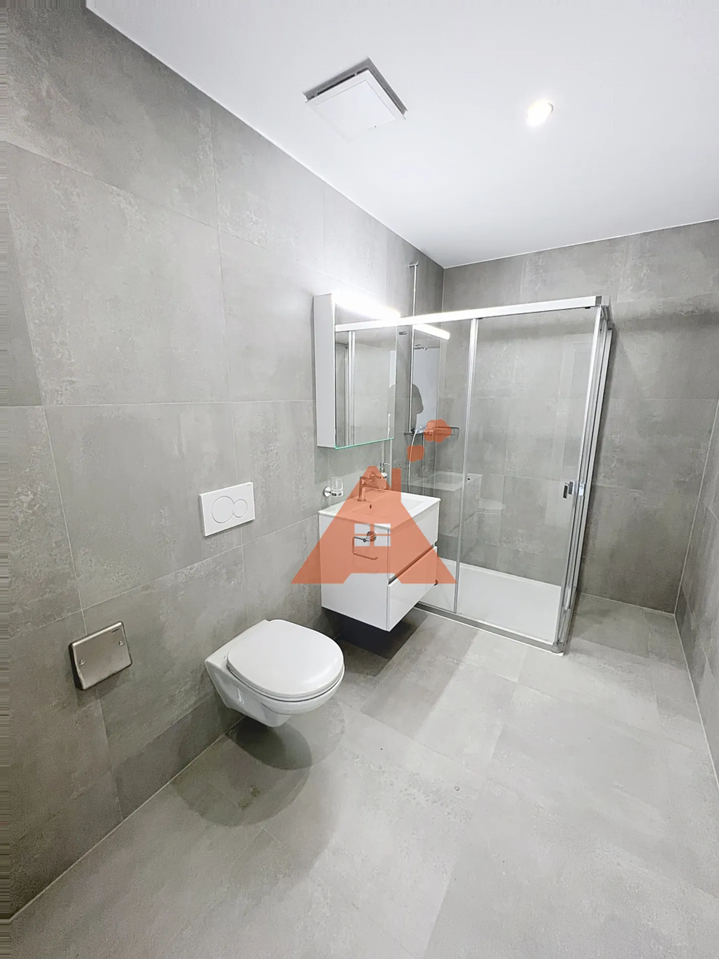 2,5 pces nuovo con balcone molto grande - Foto 6 di 13