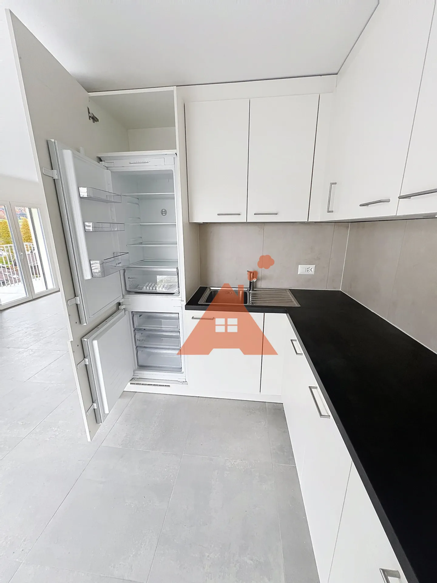 2,5 pces nuovo con balcone molto grande - Foto 12 di 13