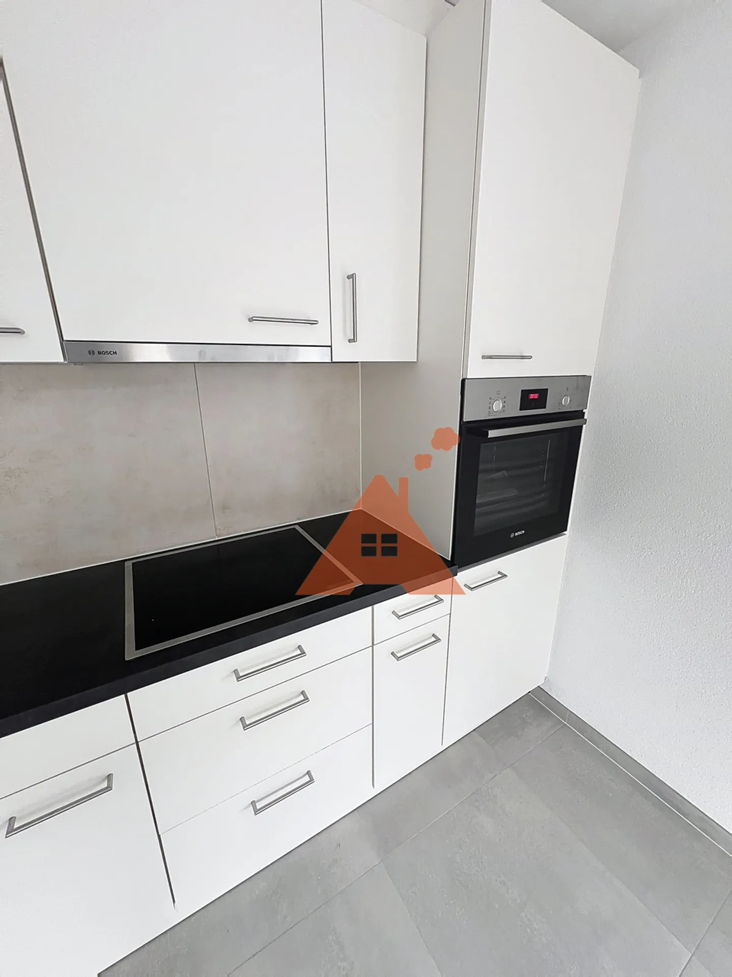 2,5 pces nuovo con balcone molto grande - Foto 13 di 13