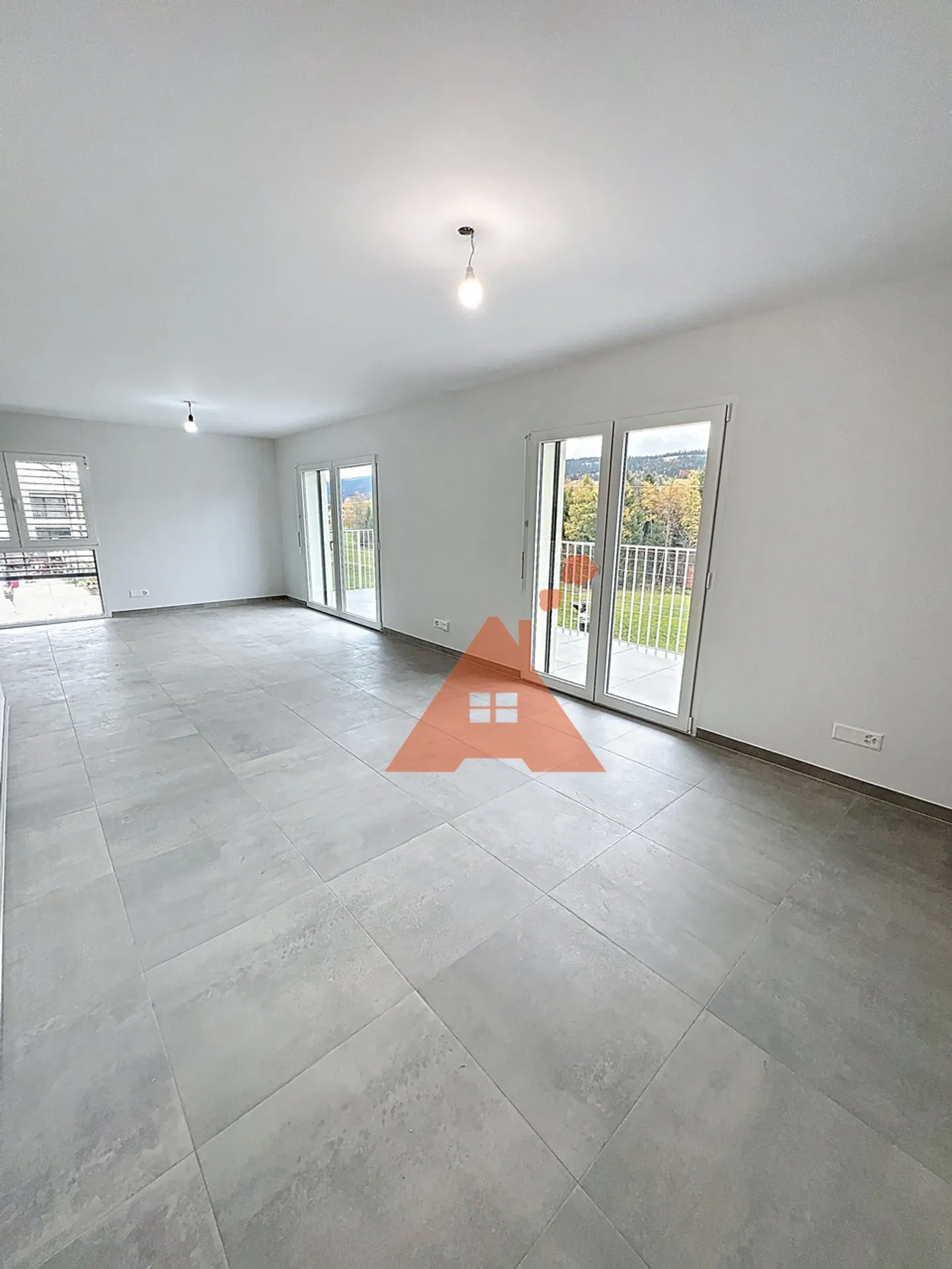 2,5 pces nuovo con balcone molto grande - Foto 11 di 13