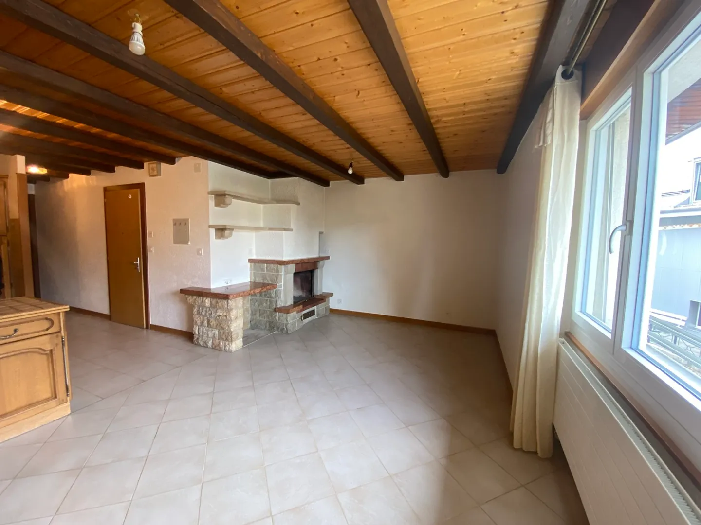 Immeuble de rendement à Joux - Photo 2 sur 13