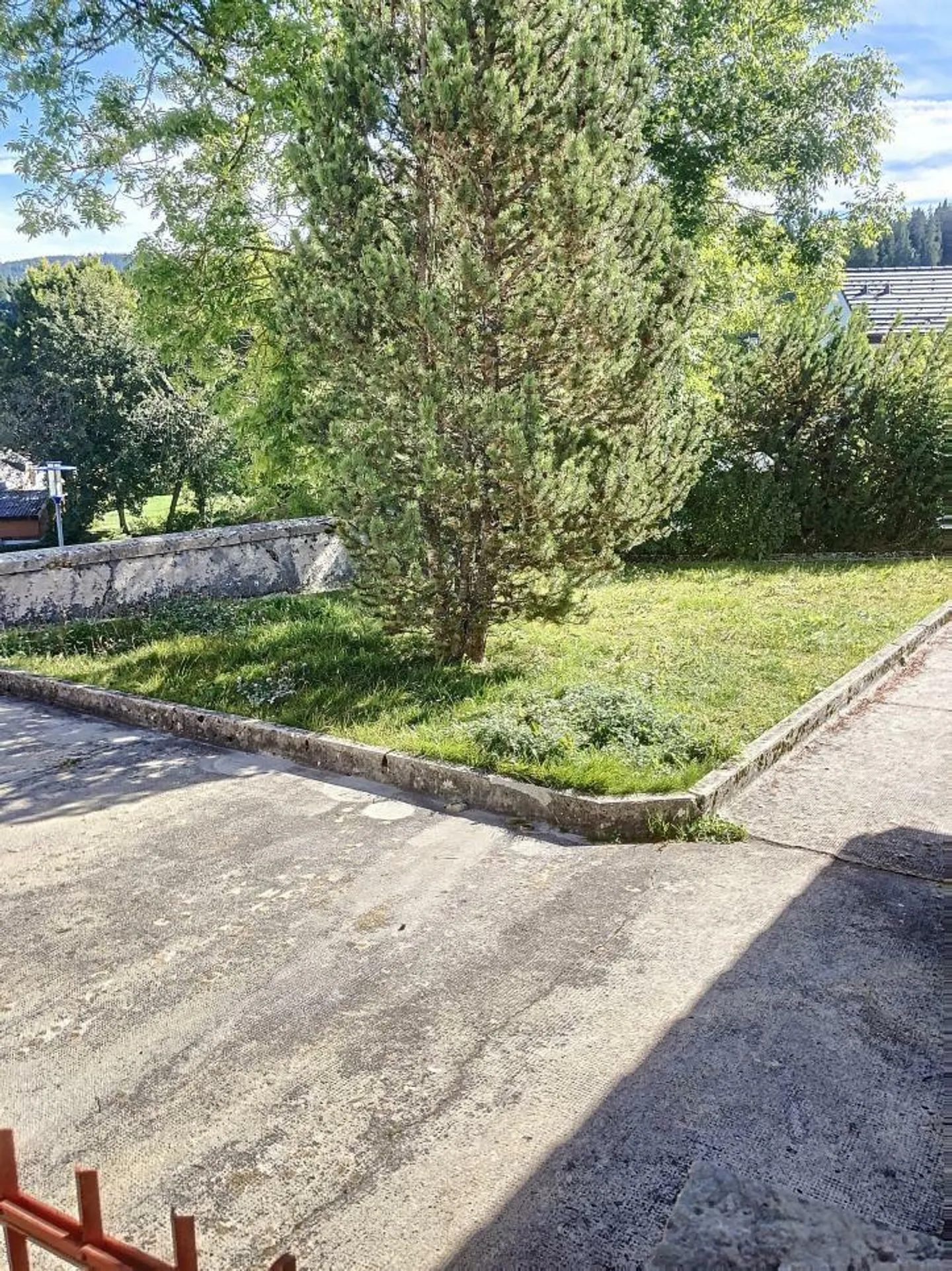 Appartement au rez avec jardin et place de parc couvertes - Photo 5 sur 6