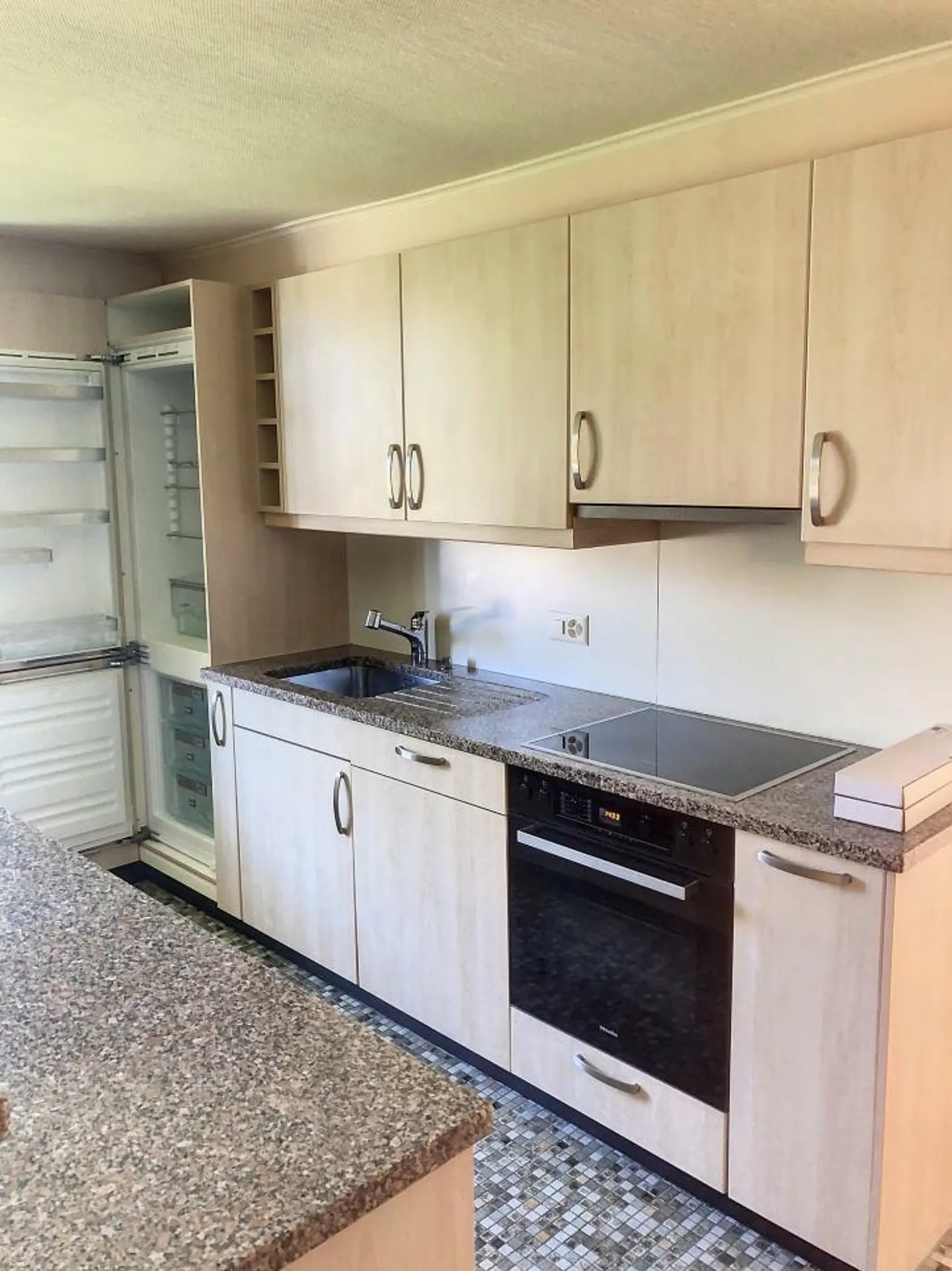 Appartement au rez avec jardin et place de parc couvertes - Photo 2 sur 6