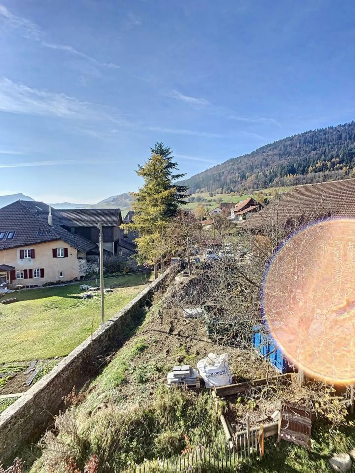 Superbe appartement sous toit avec balcon et couvert à voiture - Photo 7 sur 13