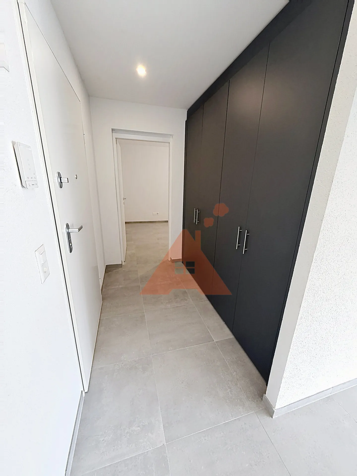 Neues 2,5-Zimmer-Apartment mit großem Balkon in Le Sentier. - Foto 3 von 9