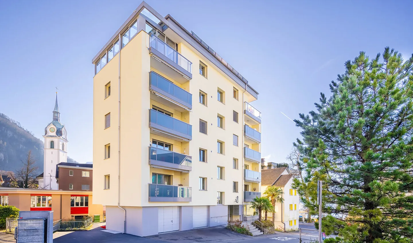 Gewerberäume in Vitznau - Foto 1 von 8