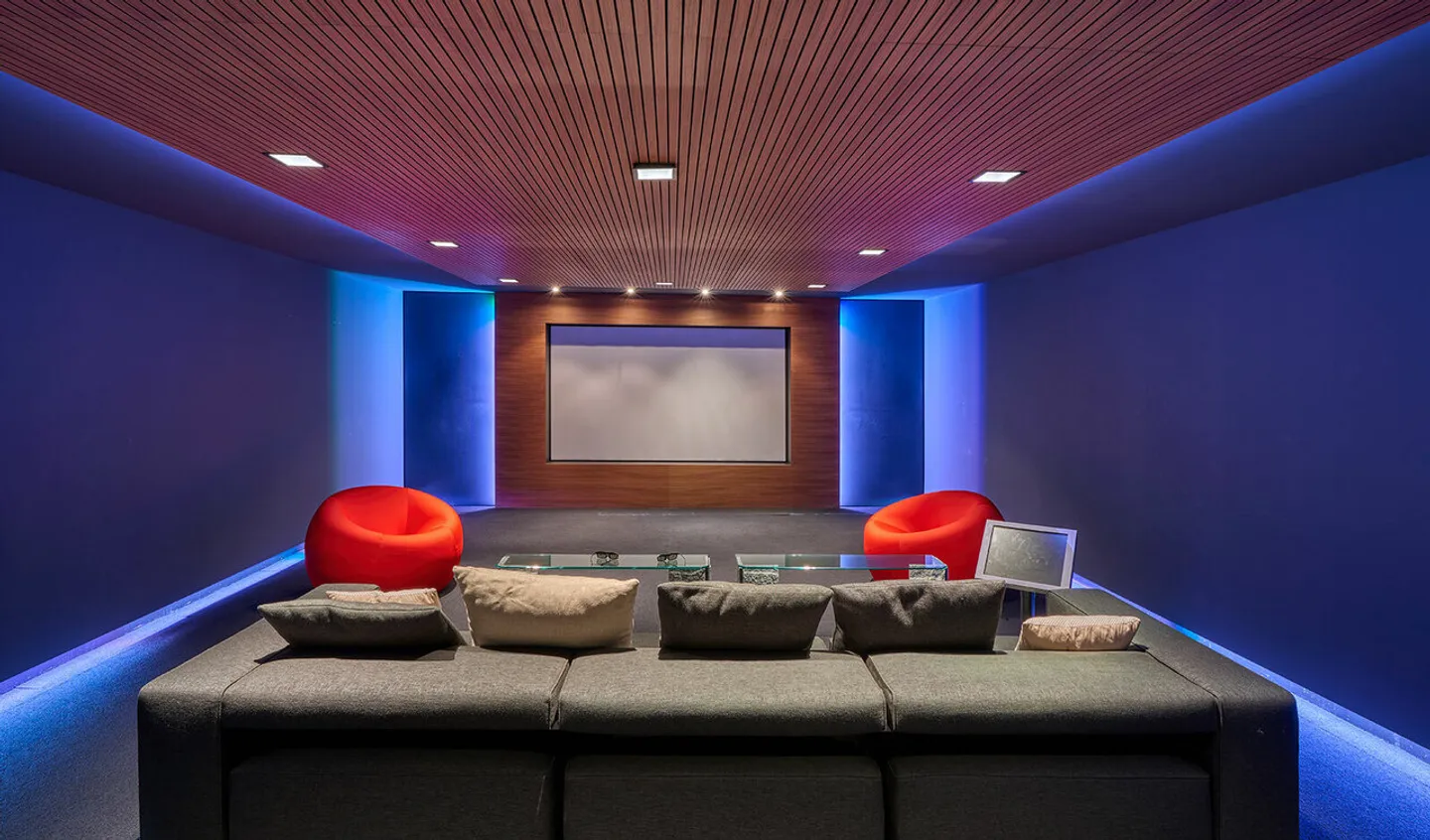 Villa with direct lake access - Photo 10 of 12