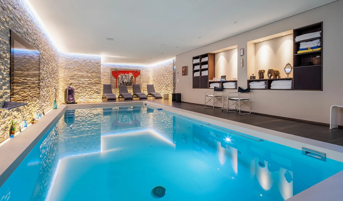 Luxusvilla mit Spa und Seeblick - Foto 8 von 13