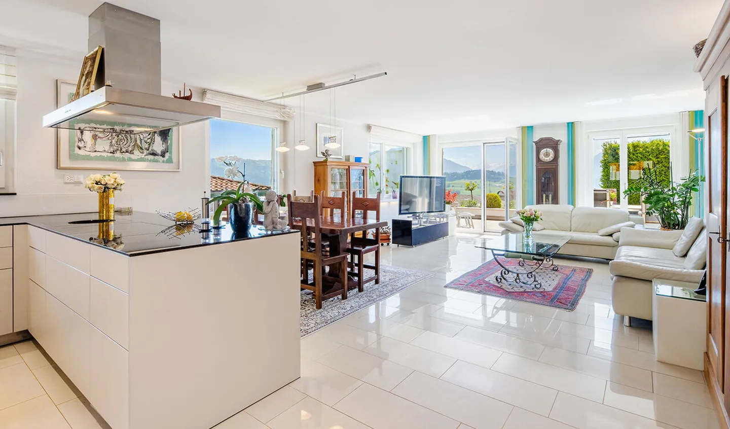 Luxusvilla mit Spa und Seeblick - Foto 2 von 13