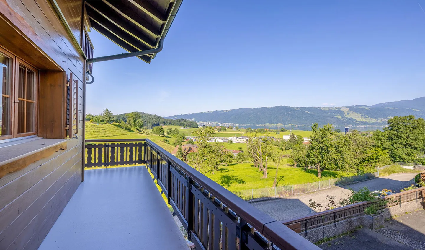 Ampio e affascinante appartamento - in posizione centrale e ben collegato - Foto 8 di 9