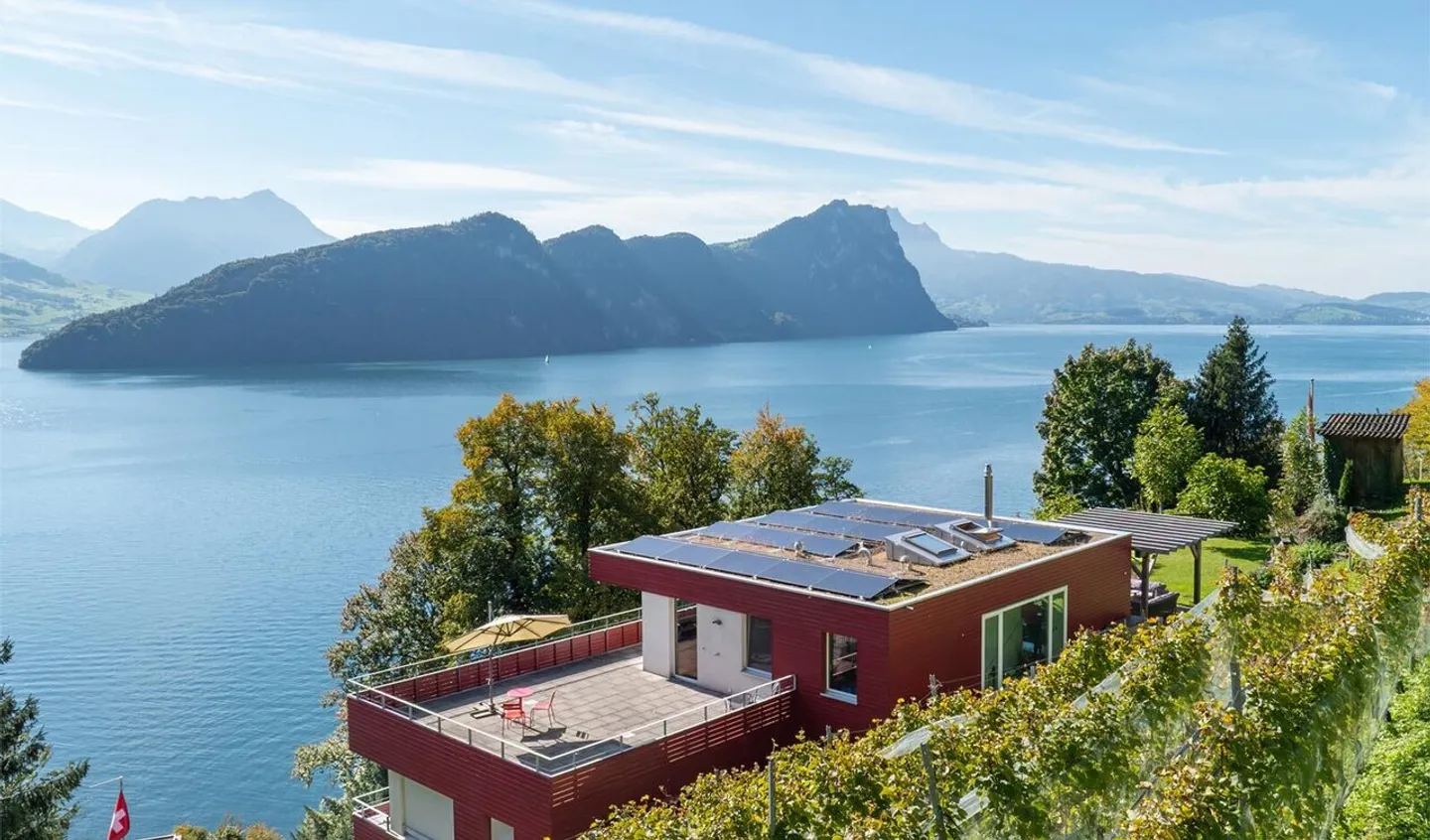 Loge au bord du lac de Lucerne - Vivre avec soleil, vue sur le lac et les montagnes - Photo 1 sur 13