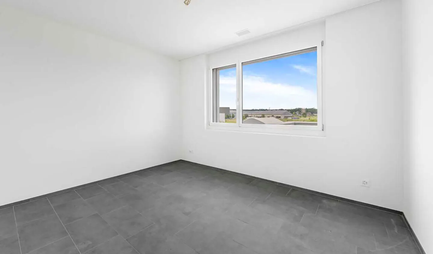 Modern Office/Practice Space near Lucerne - First Occupancy - Photo 5 of 8