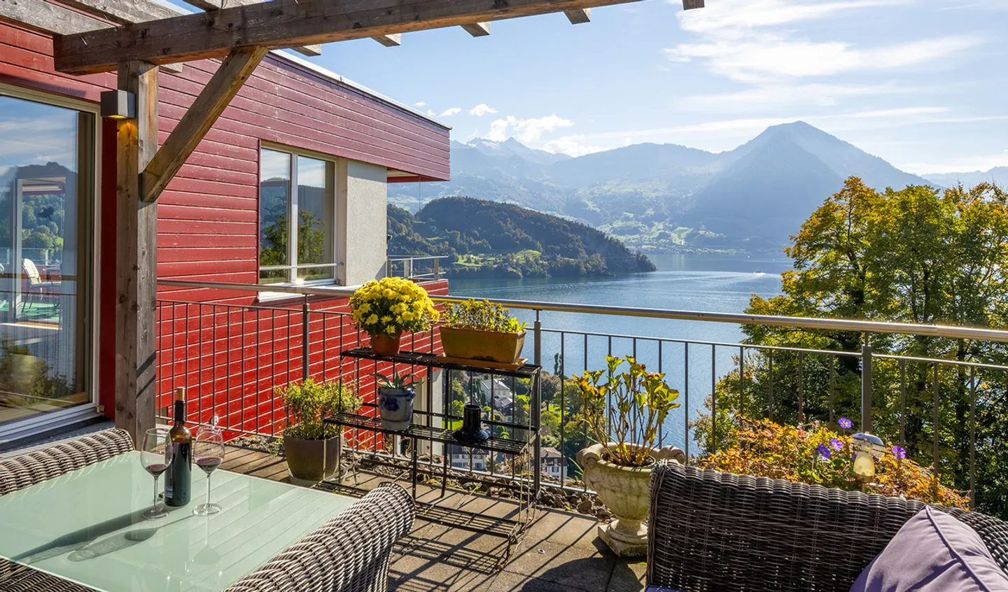 Loge au bord du lac de Lucerne - Vivre avec soleil, vue sur le lac et les montagnes - Photo 9 sur 13