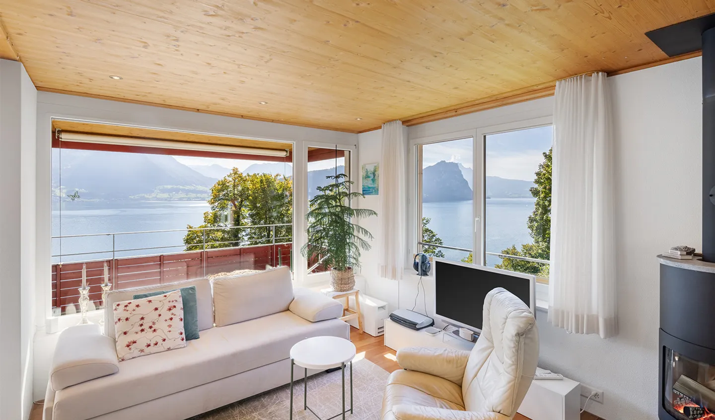 Loge au bord du lac de Lucerne - Vivre avec soleil, vue sur le lac et les montagnes - Photo 4 sur 13