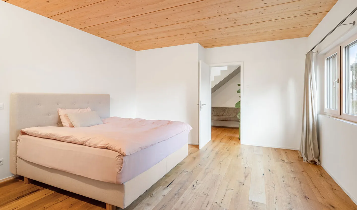 A house as special as its location - 150 m from the lake - Photo 7 of 10