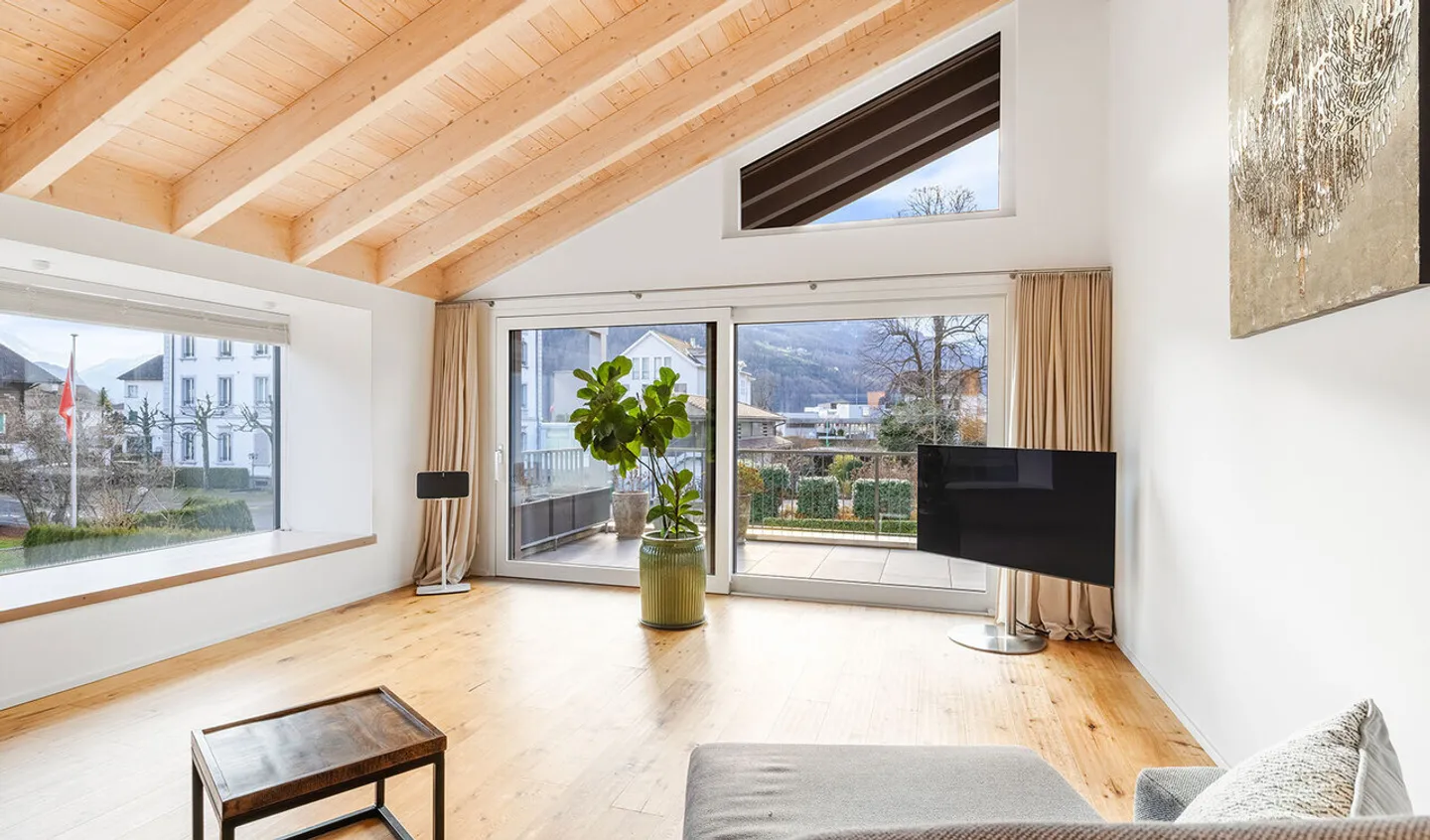 A house as special as its location - 150 m from the lake - Photo 4 of 10