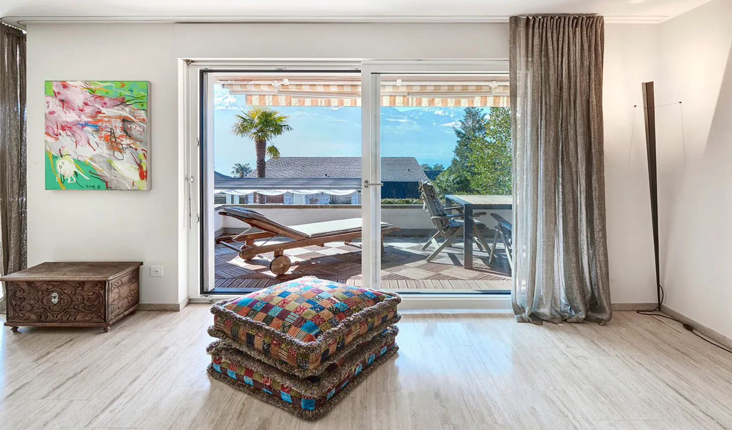 Lake View Included: Living and Working Harmoniously Combined - Photo 5 of 9