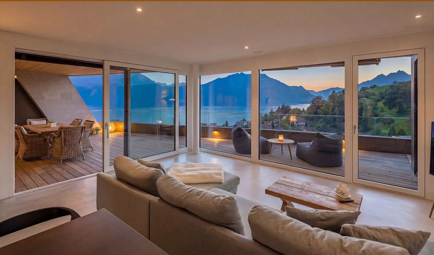 Luxuriöse Attika mit atemberaubendem Blick - Foto 2 von 13