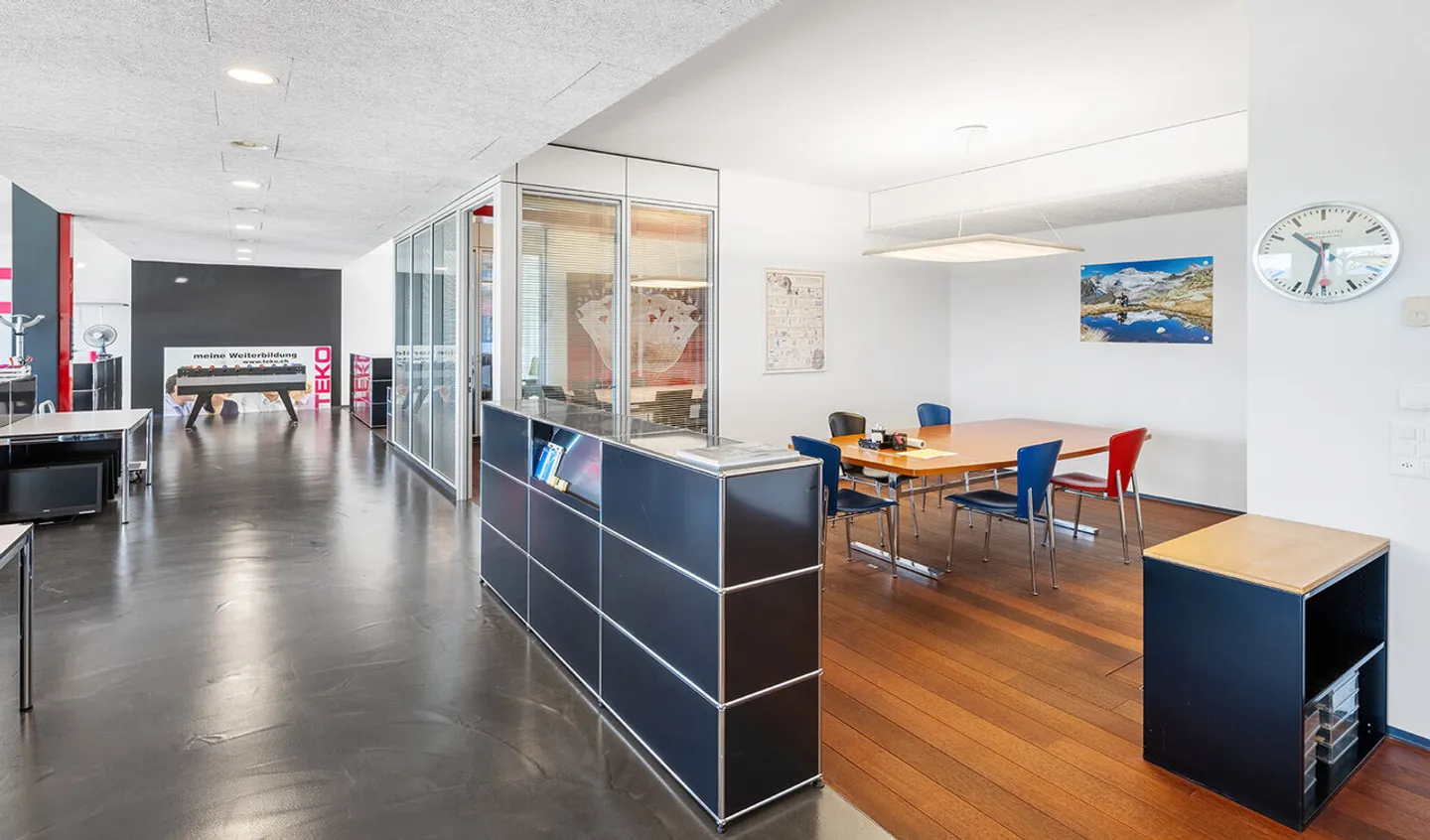 Moderne Officefläche in Zug - Foto 3 von 8