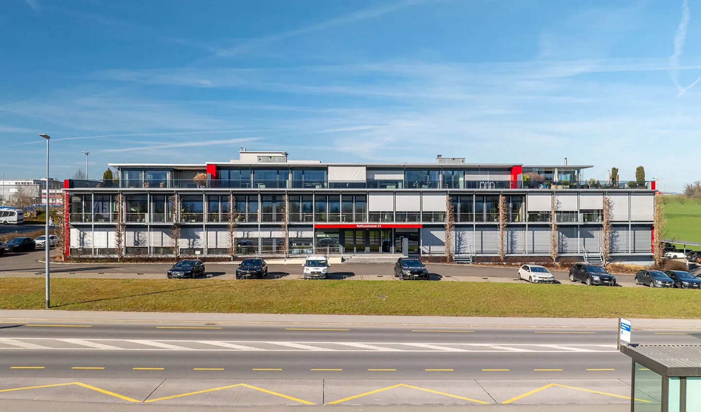 Moderne Officefläche in Zug - Foto 1 von 8