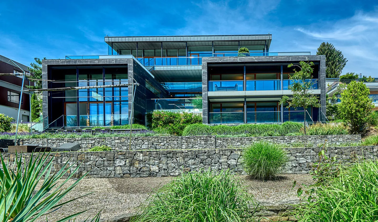 Villa with direct lake access - Photo 11 of 12