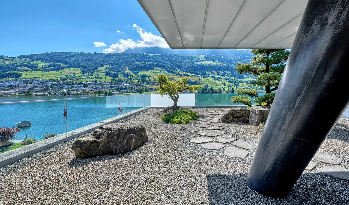 Villa with direct lake access - Photo 3 of 12