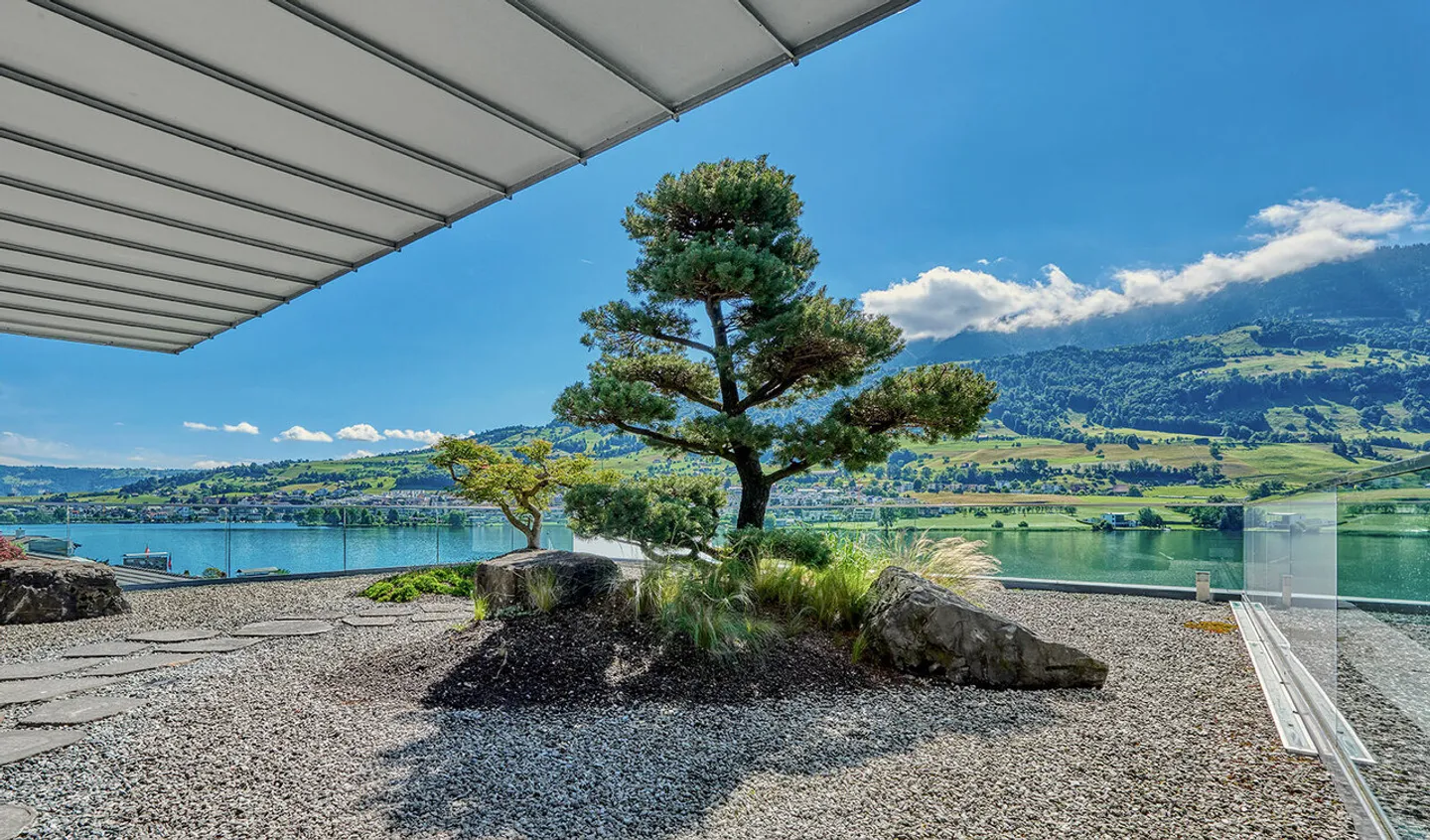 Villa with direct lake access - Photo 2 of 12