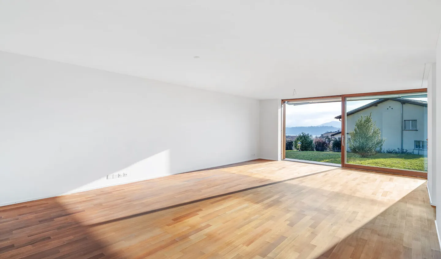 Light, Peace and Panorama - Your Home in Meggen - Photo 6 of 12