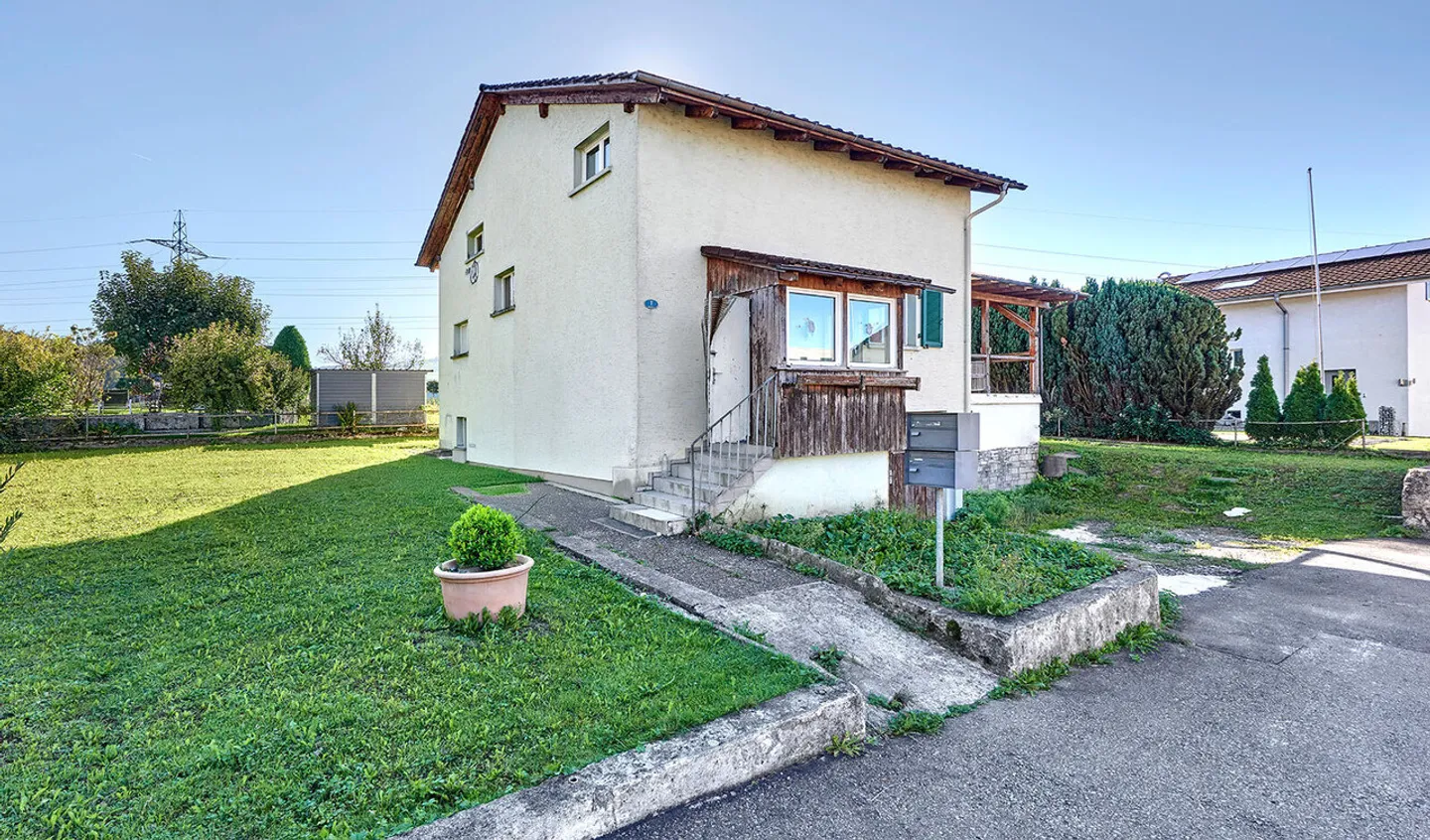 Casa unifamiliare in una posizione attraente - ideale per ristrutturazione o nuova costruzione - Foto 4 di 7