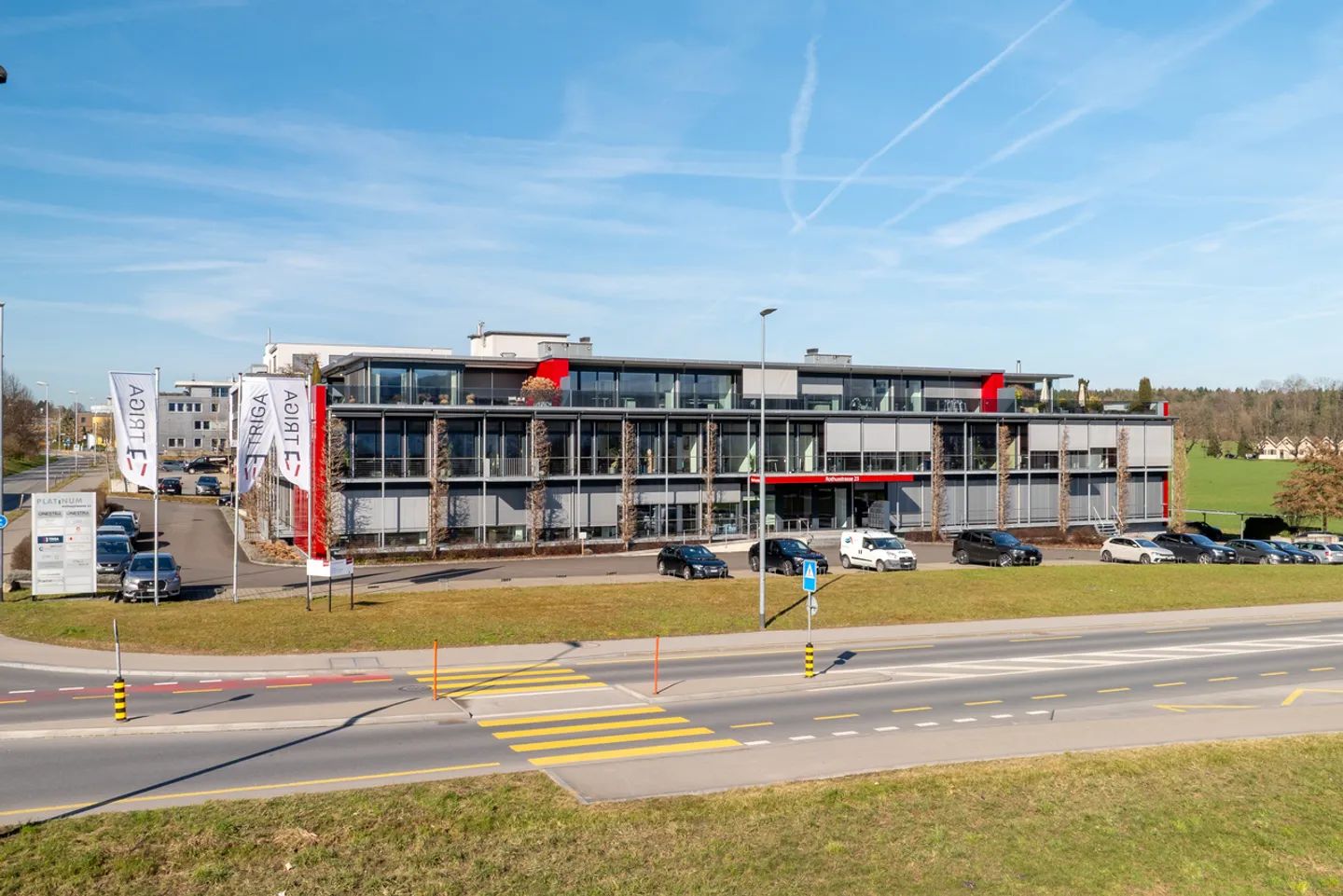 Spazio ufficio rappresentativo nel cantone di Zug, favorevole alle tasse - Foto 1 di 7