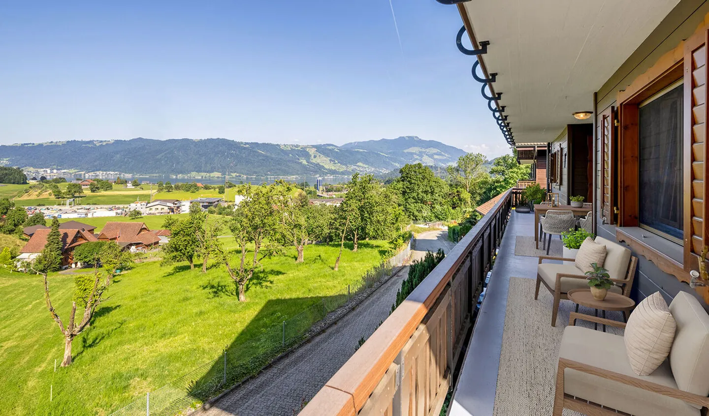 Stilvolles Familienhaus mit Aussicht - Foto 4 von 9
