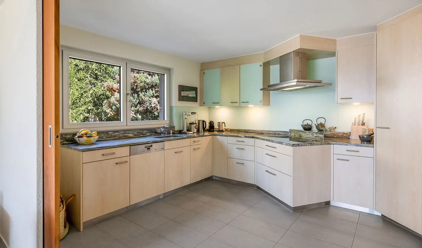Lakeview Living - Living with Unobstructed Views - Photo 3 of 9