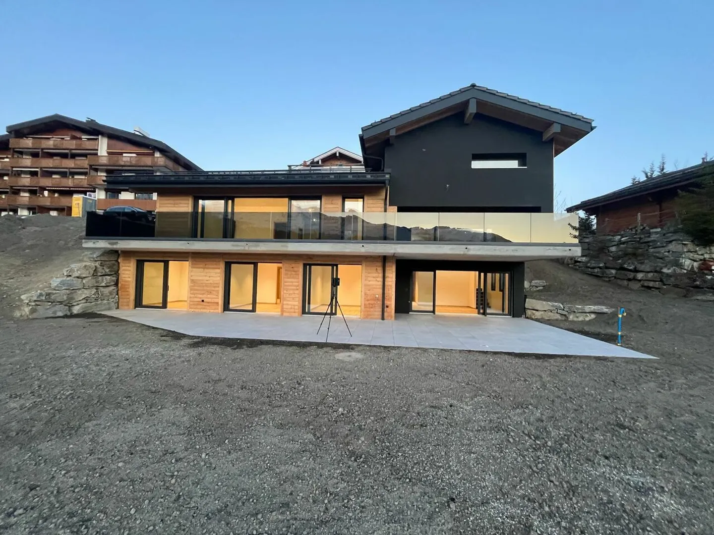 Chalet eccezionale a Lens - 1.614 m² nel cuore delle Alpi vallesane! - Foto 1 di 10