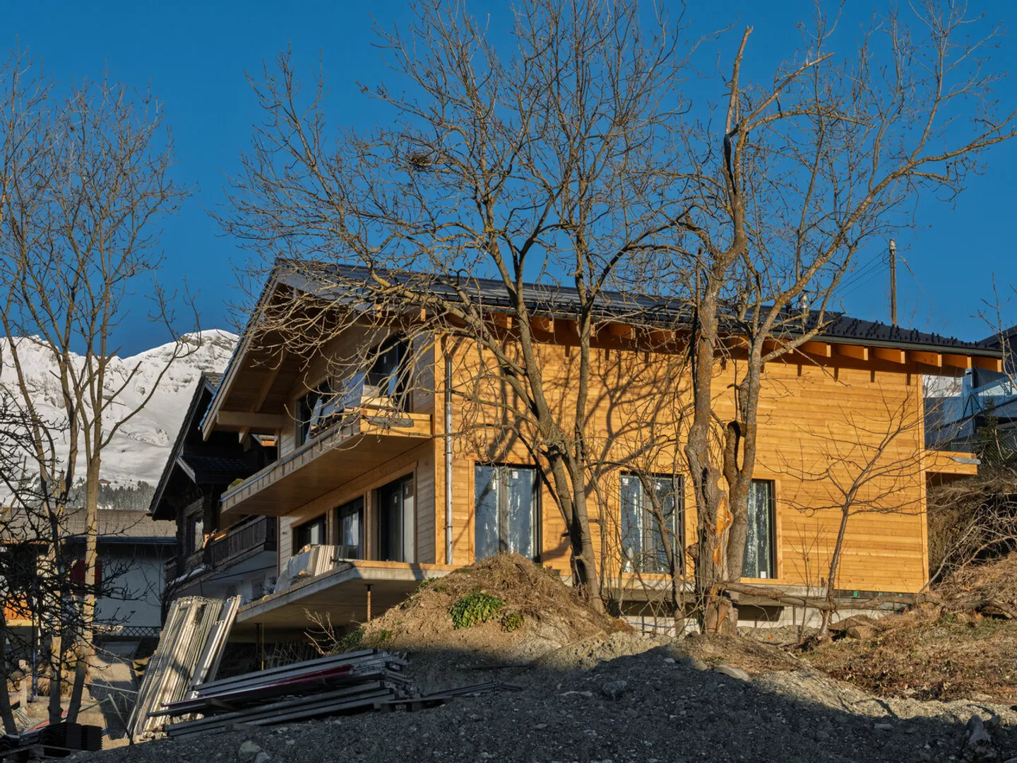 Neues Chalet in Lens - 4 Schlafzimmer, Bergblick und Fitness - Foto 1 von 10