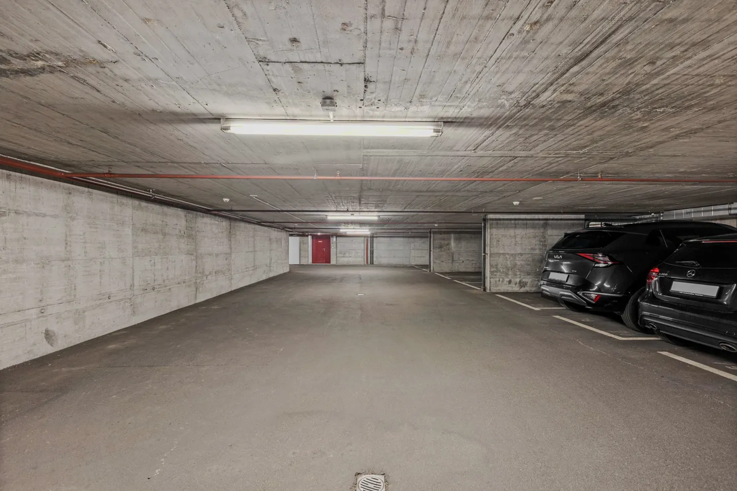 Bright 3.5 rooms with 2 parking spaces, wine cellar - Martigny center - Photo 12 of 13