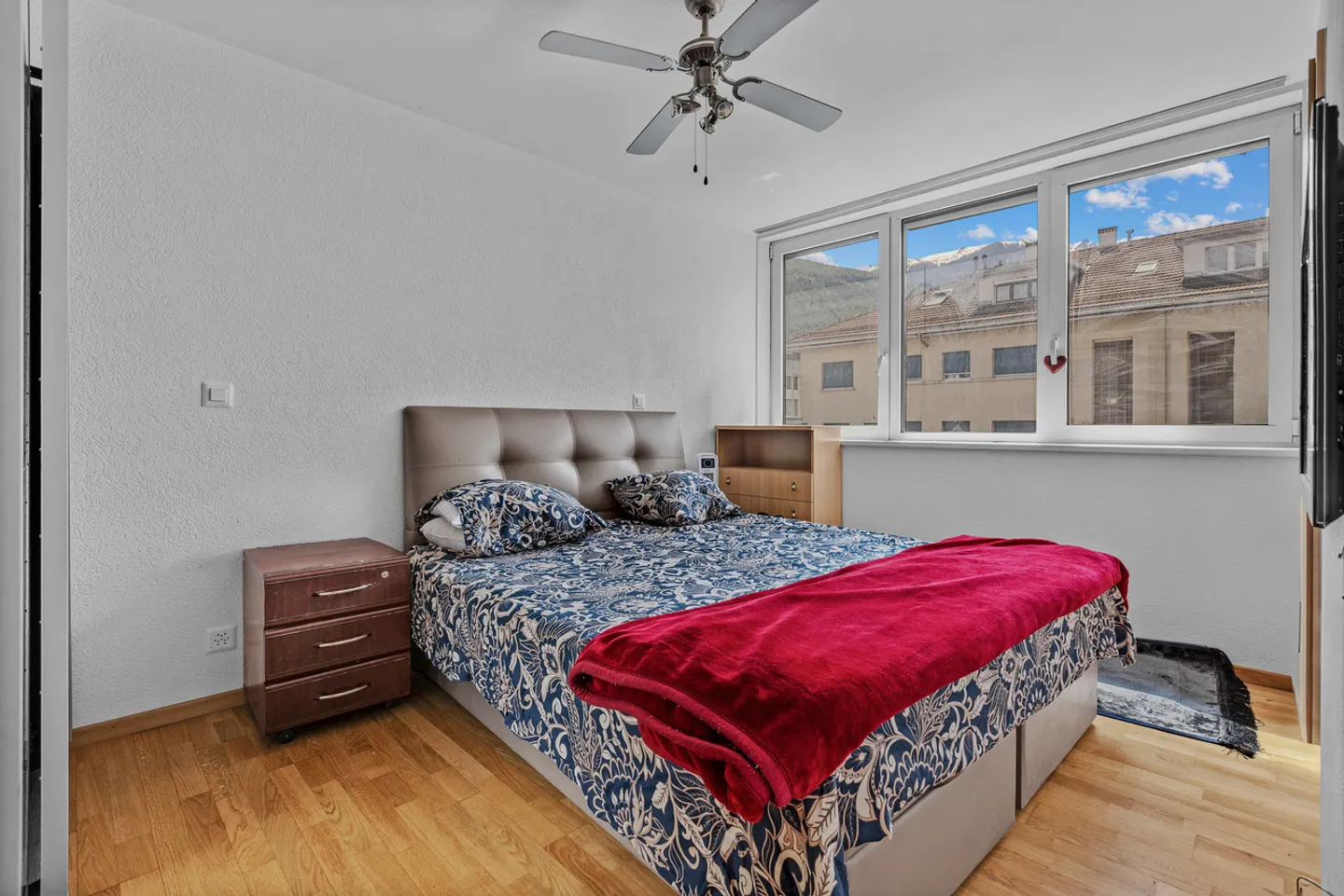 Bright 3.5 rooms with 2 parking spaces, wine cellar - Martigny center - Photo 6 of 13