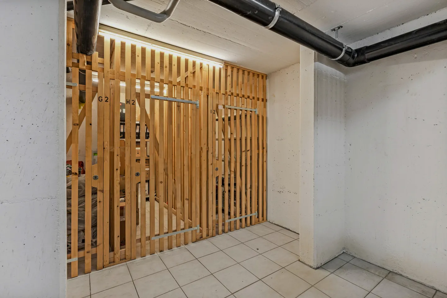 Bright 3.5 rooms with 2 parking spaces, wine cellar - Martigny center - Photo 9 of 13