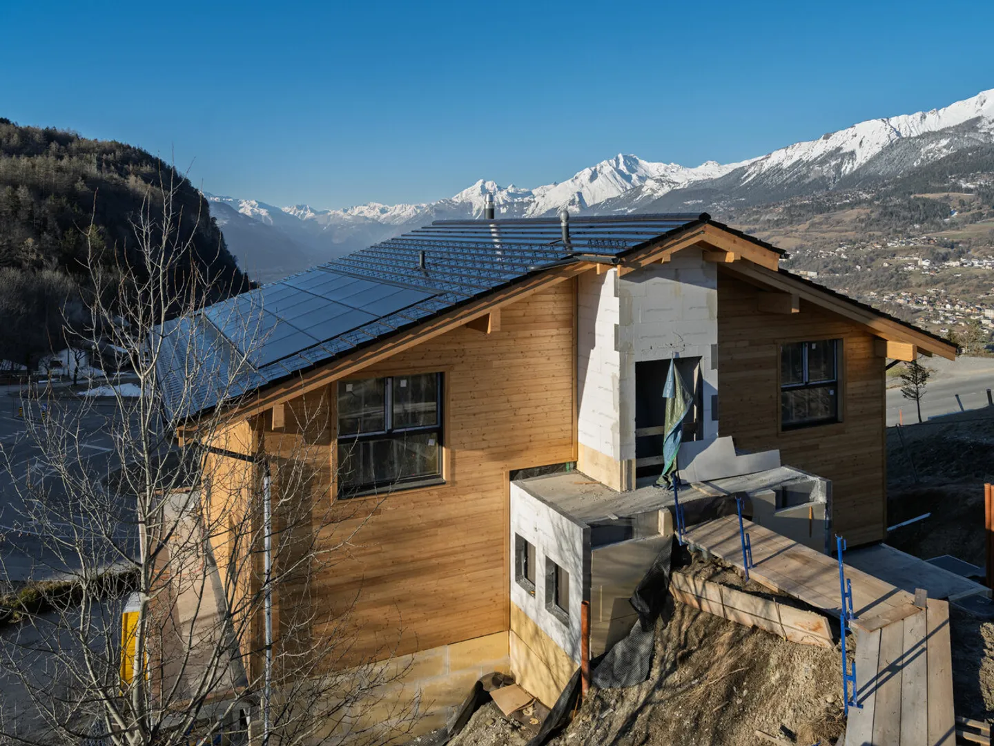 A contemporary haven facing the Alps - New chalet with 5 bedrooms in Lens - Photo 6 of 12