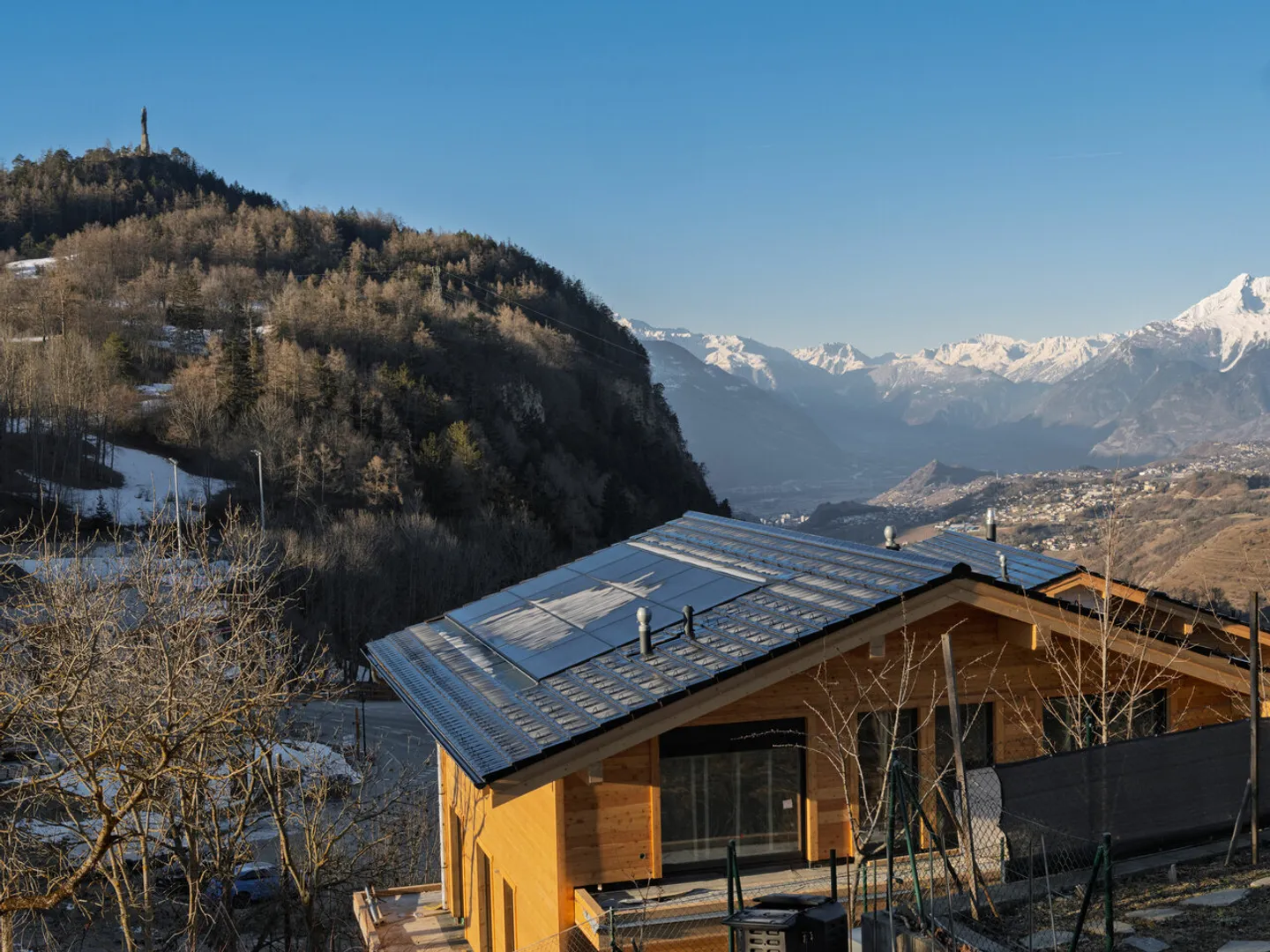 A contemporary haven facing the Alps - New chalet with 5 bedrooms in Lens - Photo 4 of 12