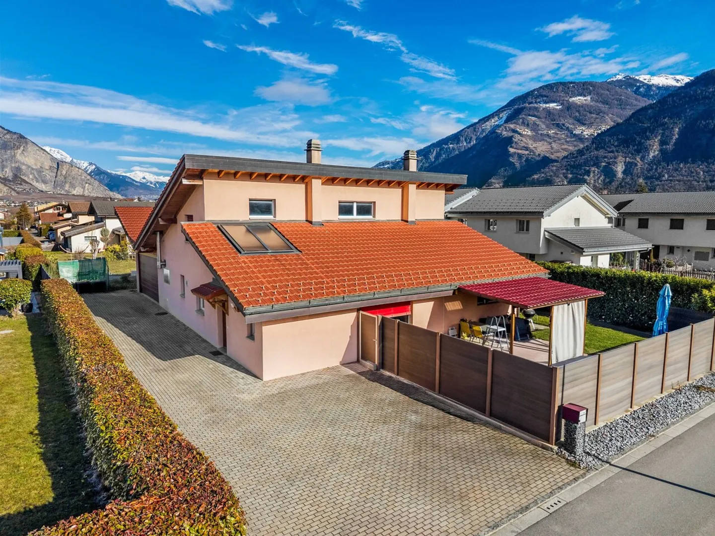 Saillon - villa on a plot of 1,153 m² with building land! - Photo 2 of 13