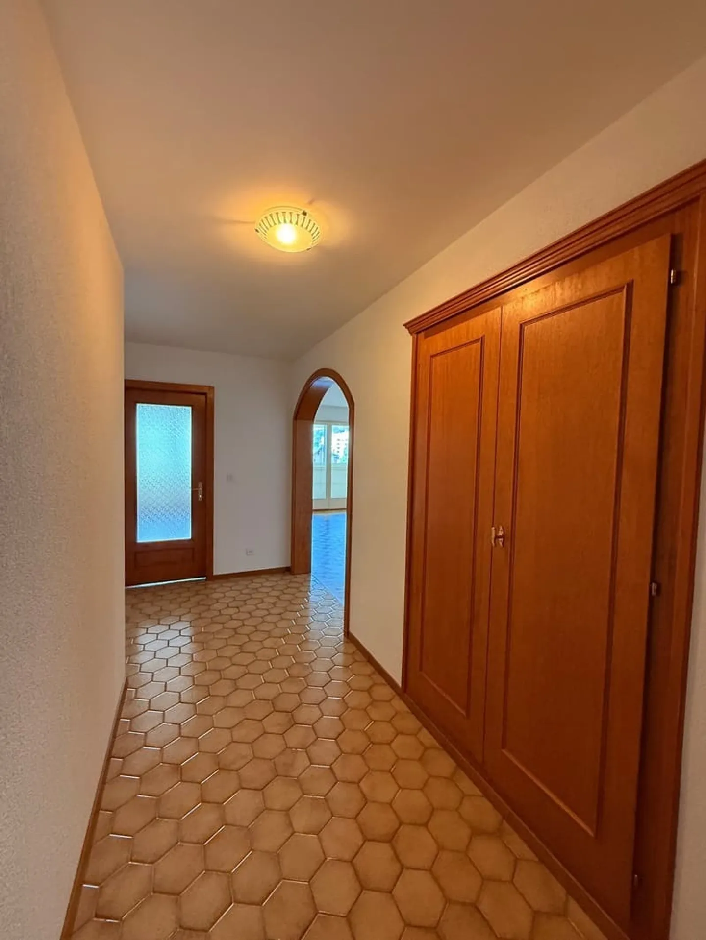 Ampio appartamento luminoso nel centro di Martigny - Foto 4 di 13