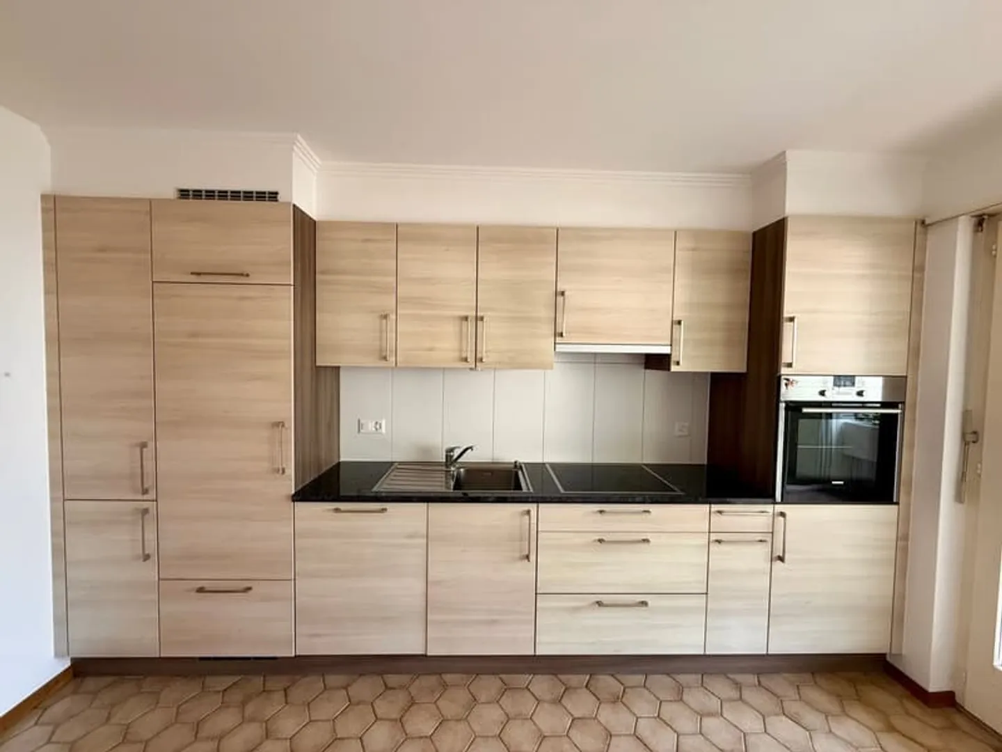 Ampio appartamento luminoso nel centro di Martigny - Foto 5 di 13