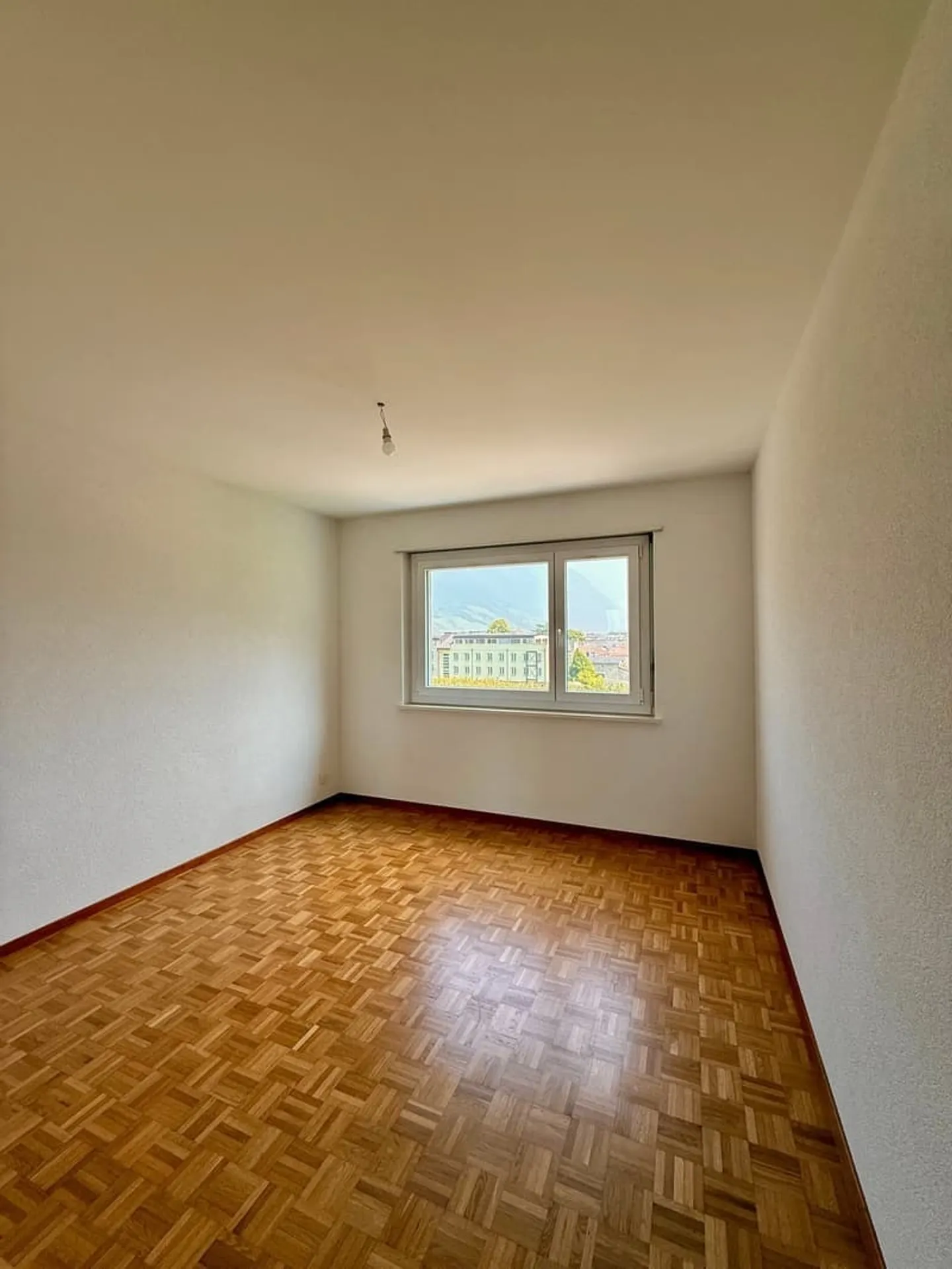 Ampio appartamento luminoso nel centro di Martigny - Foto 11 di 13