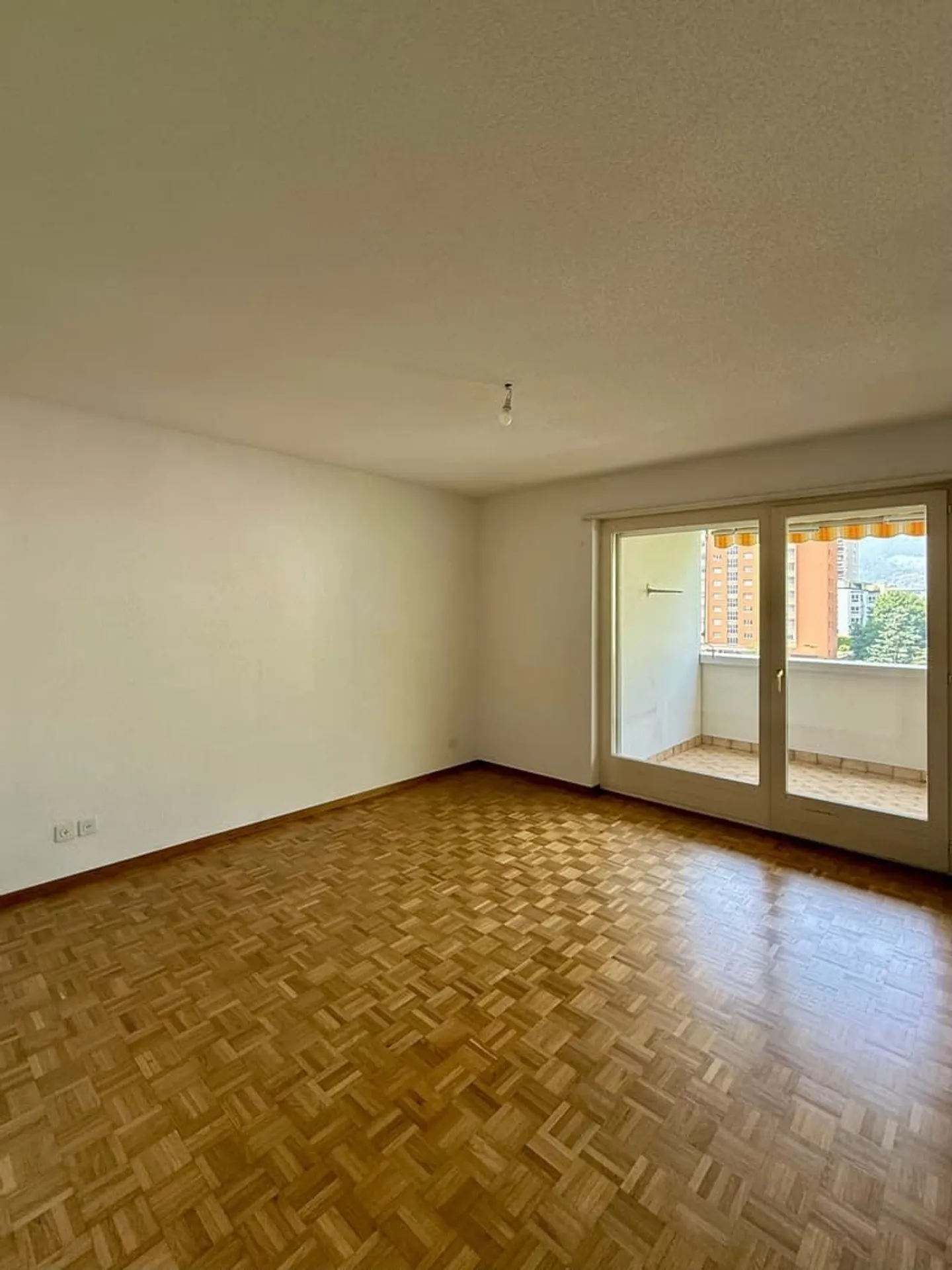 Ampio appartamento luminoso nel centro di Martigny - Foto 12 di 13